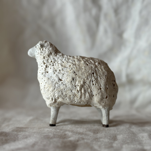 羊のオブジェ　a-08 1枚目の画像