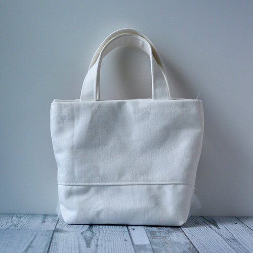 インド刺繍ハイクラスホワイト　トートバッグ　ハンドメイド 3cbdb75bcec4bc863287fd04a8669c