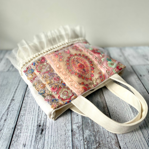 インド刺繍ハイクラスホワイト　トートバッグ　ハンドメイド はっちゃん様専用 インド刺繍ホワイト トートバッグ