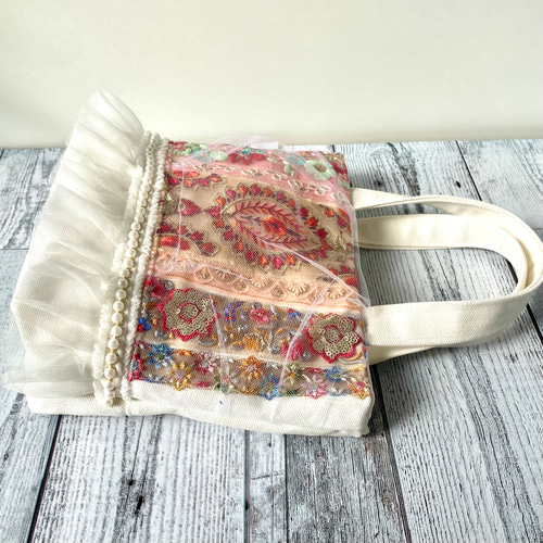 honami　インド刺繍トートバッグホワイト　ハンドメイド 3cbdb75bcec4bc863287fd04a8669c