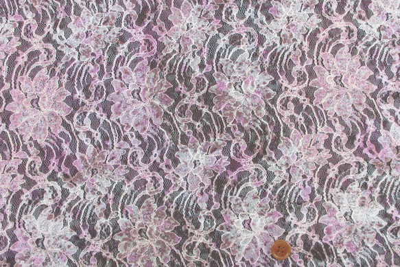 ラメ入りコード花柄ラッセルレース生地　ぼかしプリント　ピンク系　（約145ｃｍ×約50ｃｍ）la799 3枚目の画像