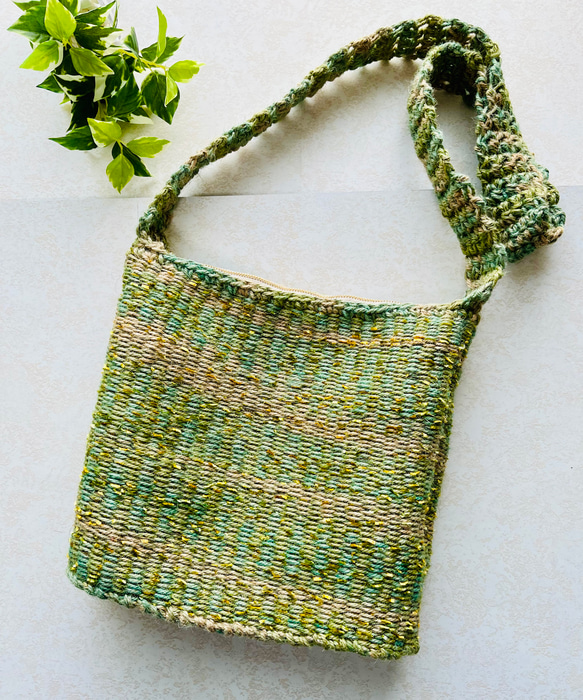 【1点物】手染め麻ひも 輪織り編み上げショルダーバッグ　黄緑　ミントブルー 1枚目の画像