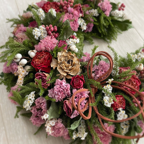 春色ピンクのお花たっぷり三日月リース リース flower32n 通販｜Creema 