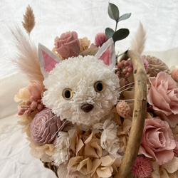 『M様専用ページ』大きめ白猫さんとくすみピンクの花かご 2枚目の画像