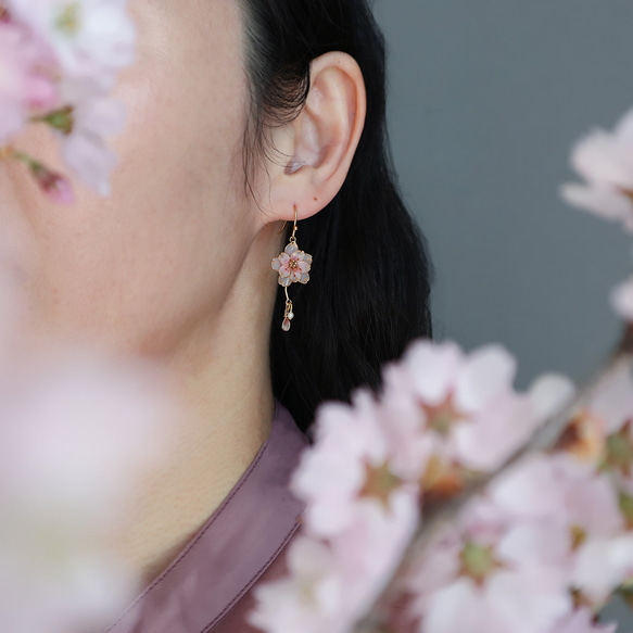 微香桜華の踊り耳飾り 3枚目の画像