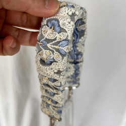 インド刺繍　リボン　持ち手がクシュクシュ　ハンドストラップ　スマホストラップ　ブルー 7枚目の画像
