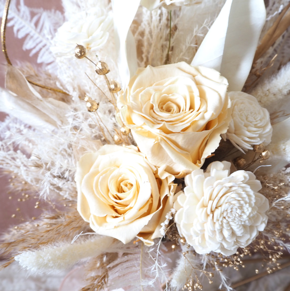 ウェディングブーケ　ブートニア　ヘッドドレス　結婚式　前撮り　和装　ウェディングフォト　お祝い　ギフト　薔薇　かすみ草　 3枚目の画像