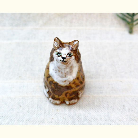 猫ちゃん置き物　ゆる～い作り　茶色　お座りネコ　ぽっこり　手作り陶器・陶芸 2枚目の画像