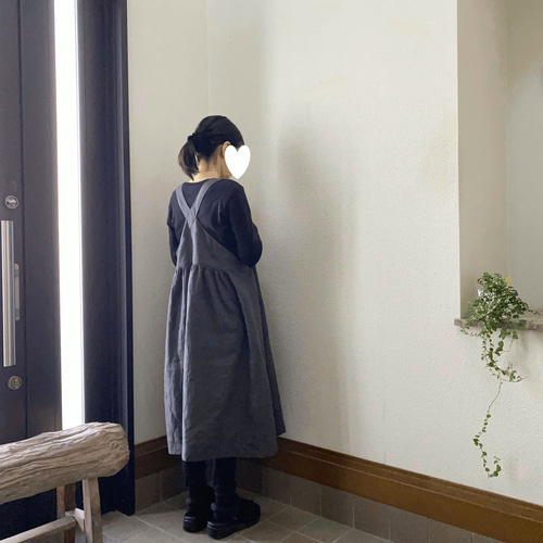 ハンドメイド作家様作品　リネンバッククロスエプロンワンピース ハンドメイド作家様作品 リネンバッククロスエプロンワンピース