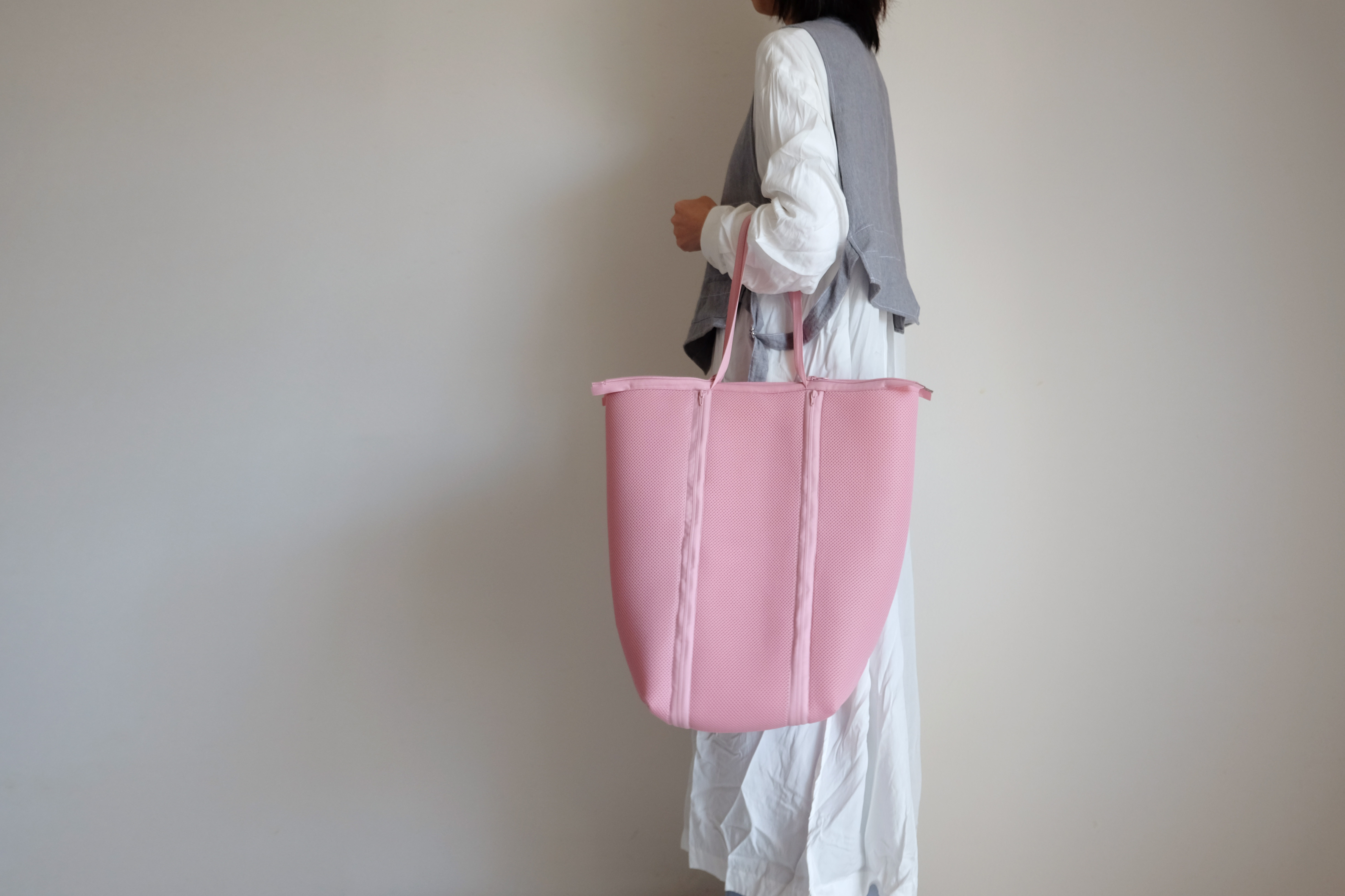 軽量/ぷっくり透け感メッシュ/肩掛けマチ付きバッグ/A4対応大容量ジップポケットジップトートバッグ/ピンク桜 10,952円