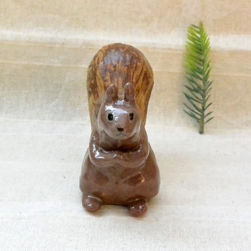 お願いリス りすの置き物 手合わせ・お祈り 頼んます栗鼠 こげ茶色