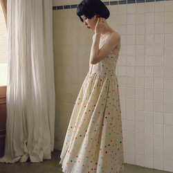 カラフルな水玉模様の新鮮な翡翠ボタンスタイルのスパゲッティストラップドレス春夏ガールサスペンダードレス裏地付き 7枚目の画像