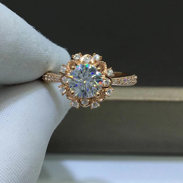 newデザイン】黄金薔薇 モアサナイト ダイヤ リング K18PG