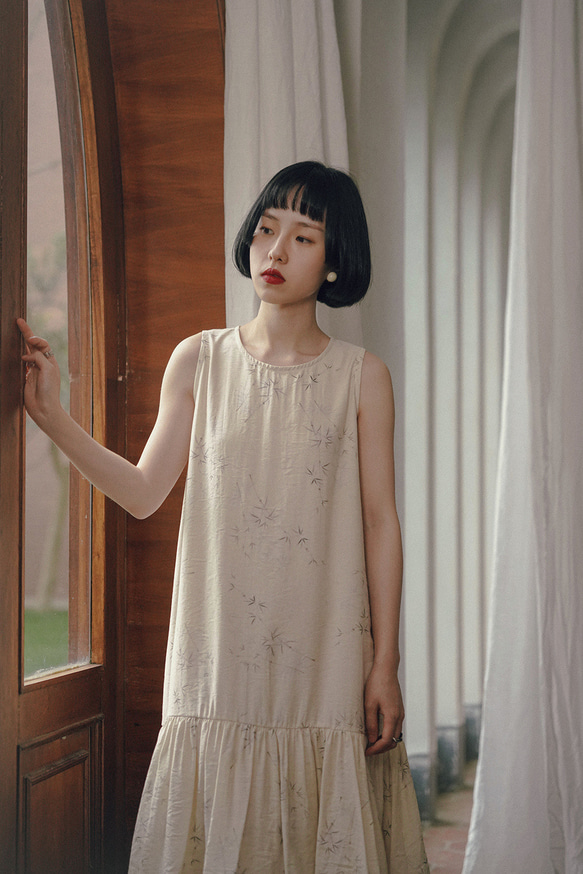 春芽 新中式國風文藝復古竹子印花洋裝 無袖荷葉邊下襬寬鬆連身裙 第16張的照片