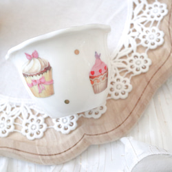 カップケーキのミニボウル　　ポーセラーツ　デザートカップ　小鉢 2枚目の画像
