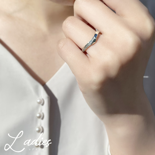 プラチナ 上品なVライン 天然ダイヤモンド マリッジリング 結婚指輪