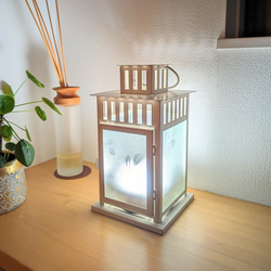 昭和レトロガラス　LEDセンサーライト　USB充電式　置型　照明 　ステンドグラス　[木の葉]　　 2枚目の画像