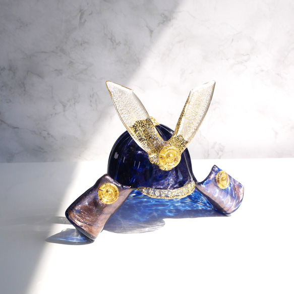 獨一無二的玻璃頭盔，稀有顏色（藍金石/真金葉），顏色鑲有燈光，附禮盒：男孩節 第1張的照片