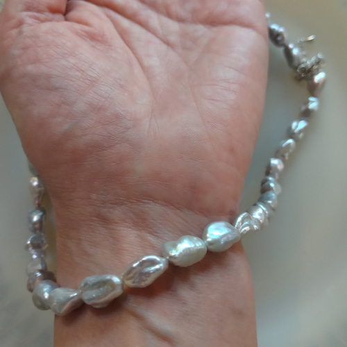 希少！ ケシパールネックレス （シルバーグレー） ネックレス  