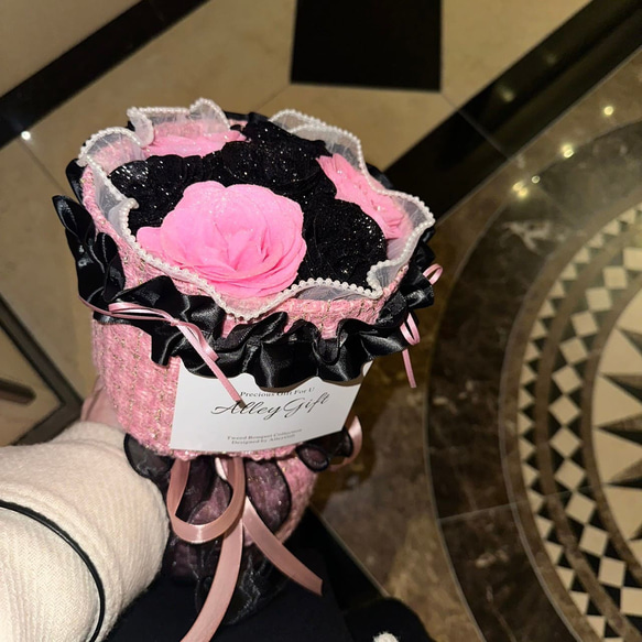 枯れない流行りのワンホンブーケ　テレビにも紹介された花屋さん監修の可愛いすぎるピンク系統の花束 4枚目の画像