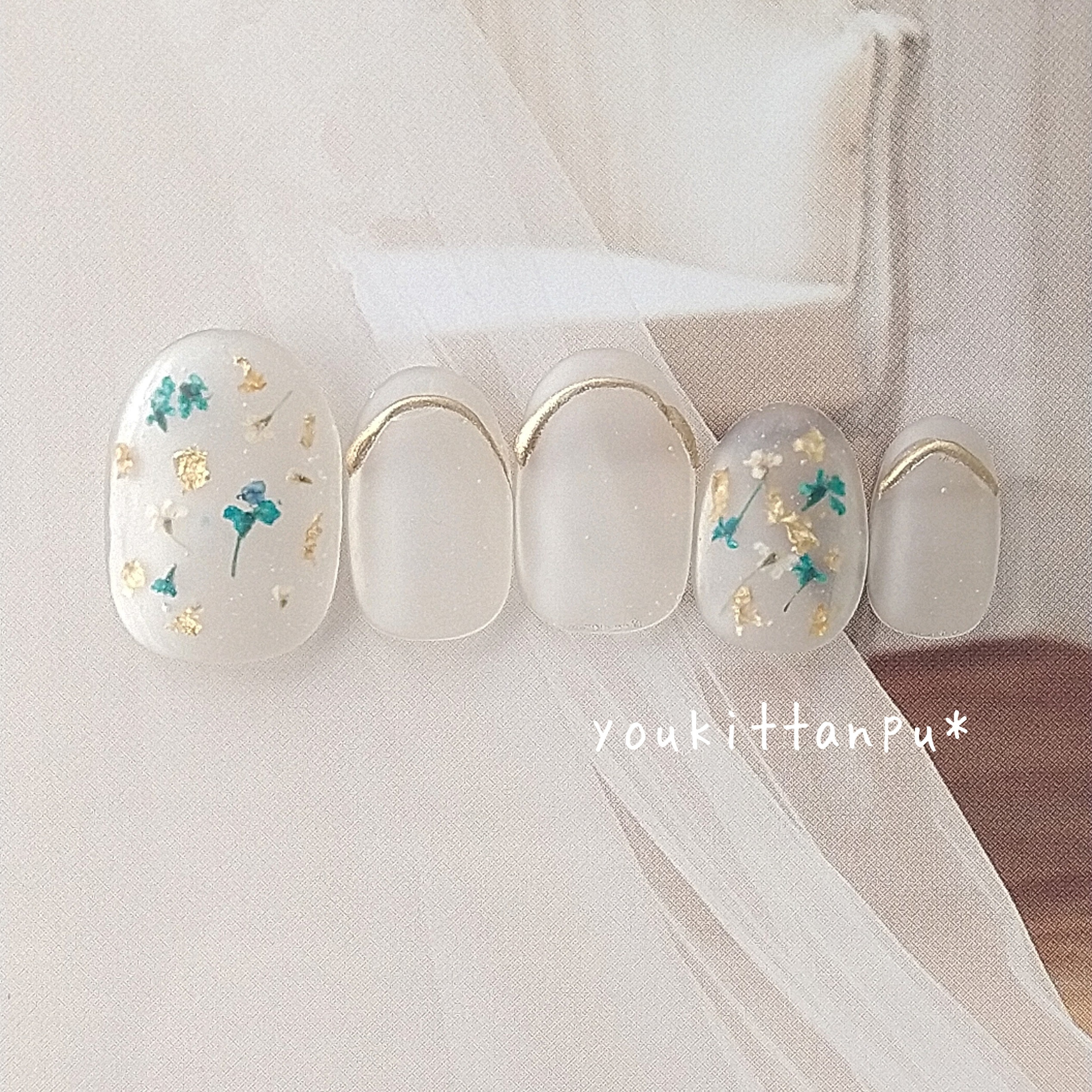 ネイルチップ＊ガラス細工の押し花ネイル french＊ブライダルネイル ウェディング 卒業式 入学式 上品 成人式 4,784円