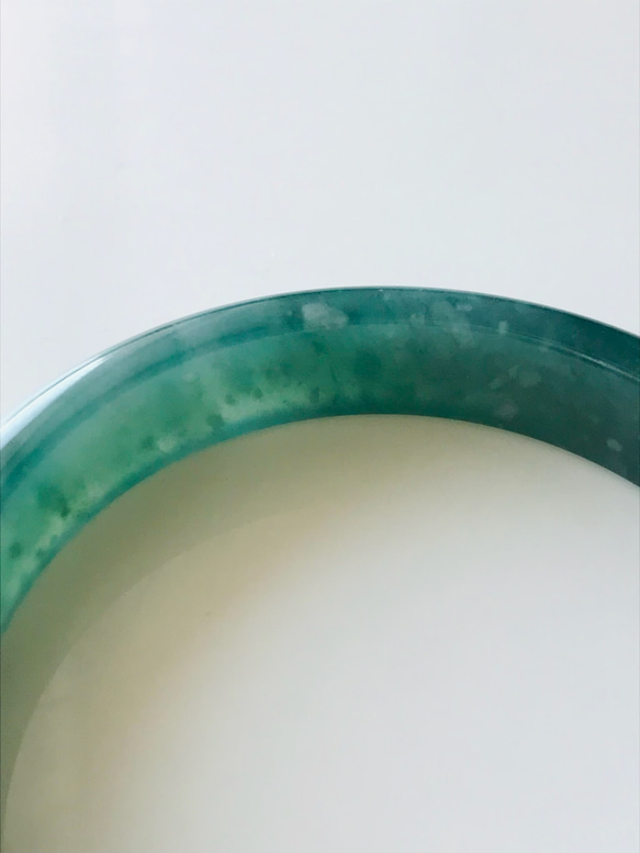 [B310-076] ジェイド　JADE  ヒスイ　バングル　グアテマラ産　ブルーグリーン　楕円　54.4×49.0mm 11枚目の画像
