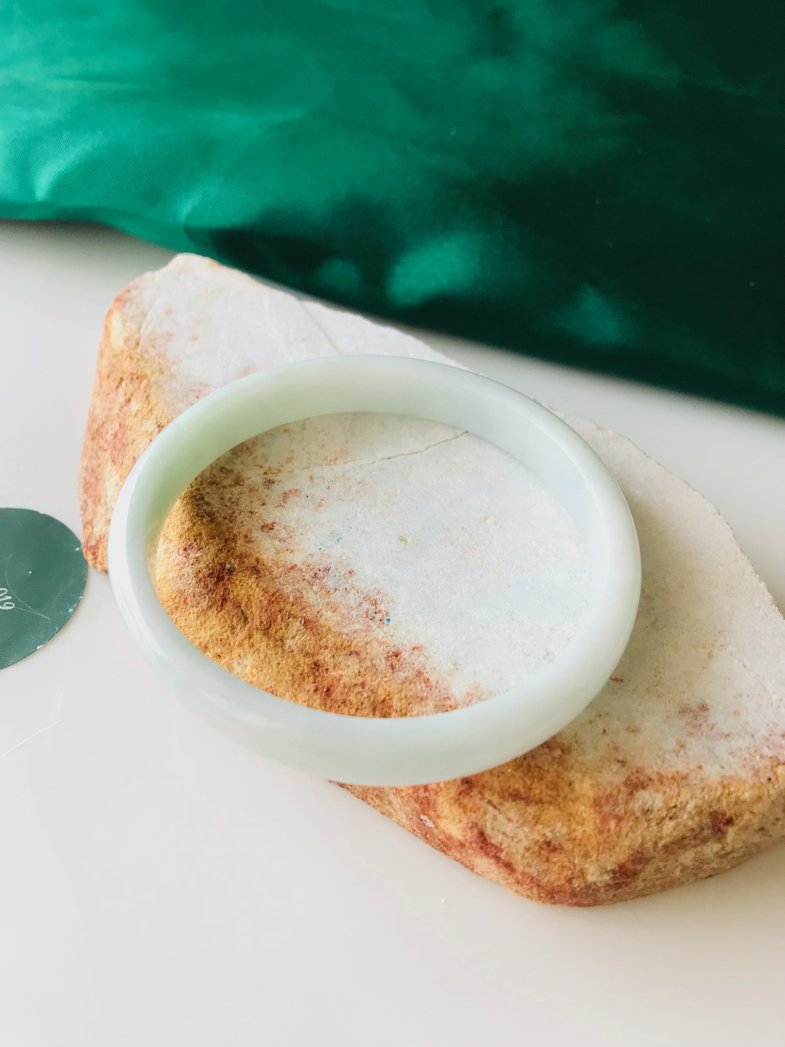 [B310-077] ジェイド　ヒスイ　バングル　ミャンマー産　ホワイト　ライトグリーン　54.3×50.1mm