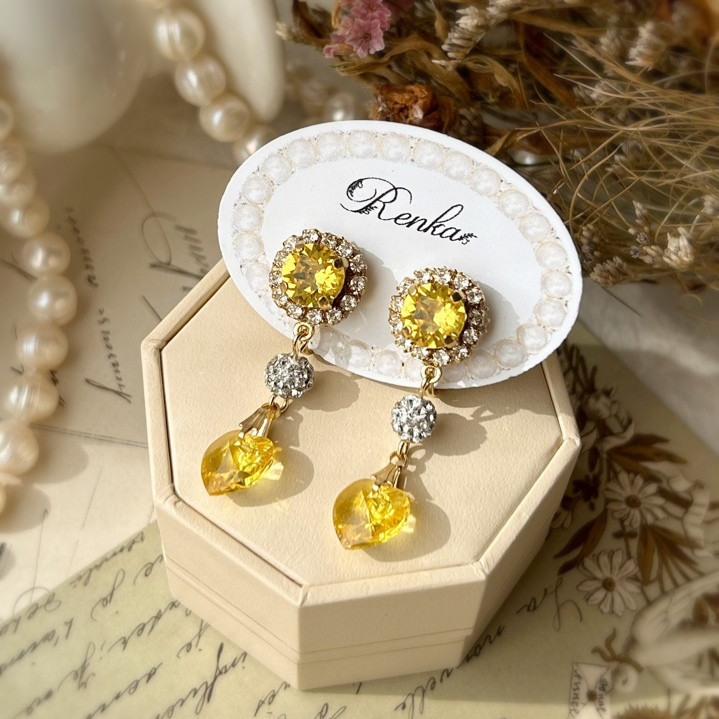 イエロー･ハートイヤリング【上品･ひまわり･スワロフスキー･春夏･ミモザ･推し】{RPG-1036er(YL)｝