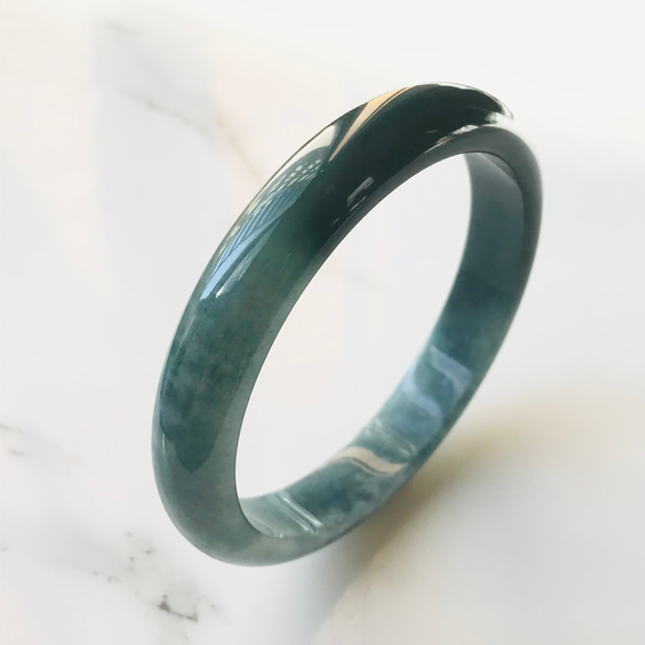 本翡翠バングル グァテマラ産 氷種 無含浸 無着色 | FARBE