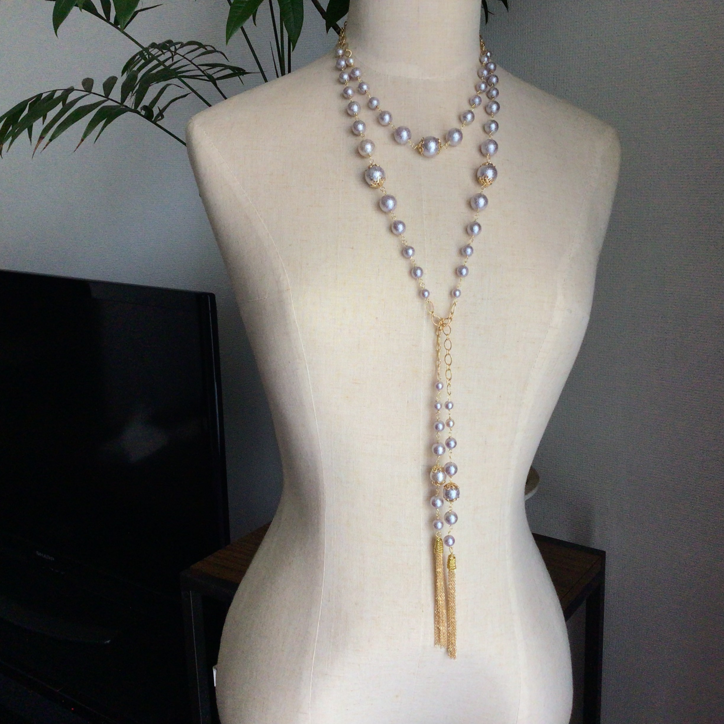 ニュアンスカラー薄紫テラコッタの大人のラリエット