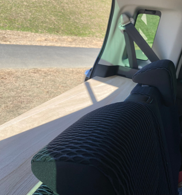 スズキ 新型ハスラー用ラゲッジボード 脚付き 木製 ワイドタイプ キャンプ 車中泊 9枚目の画像