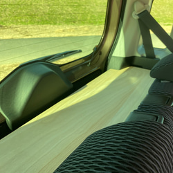 スズキ 新型ハスラー用ラゲッジボード 脚付き 木製 ワイドタイプ キャンプ 車中泊 8枚目の画像