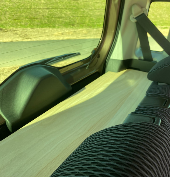 スズキ 新型ハスラー用ラゲッジボード 脚付き 木製 ワイドタイプ キャンプ 車中泊 8枚目の画像