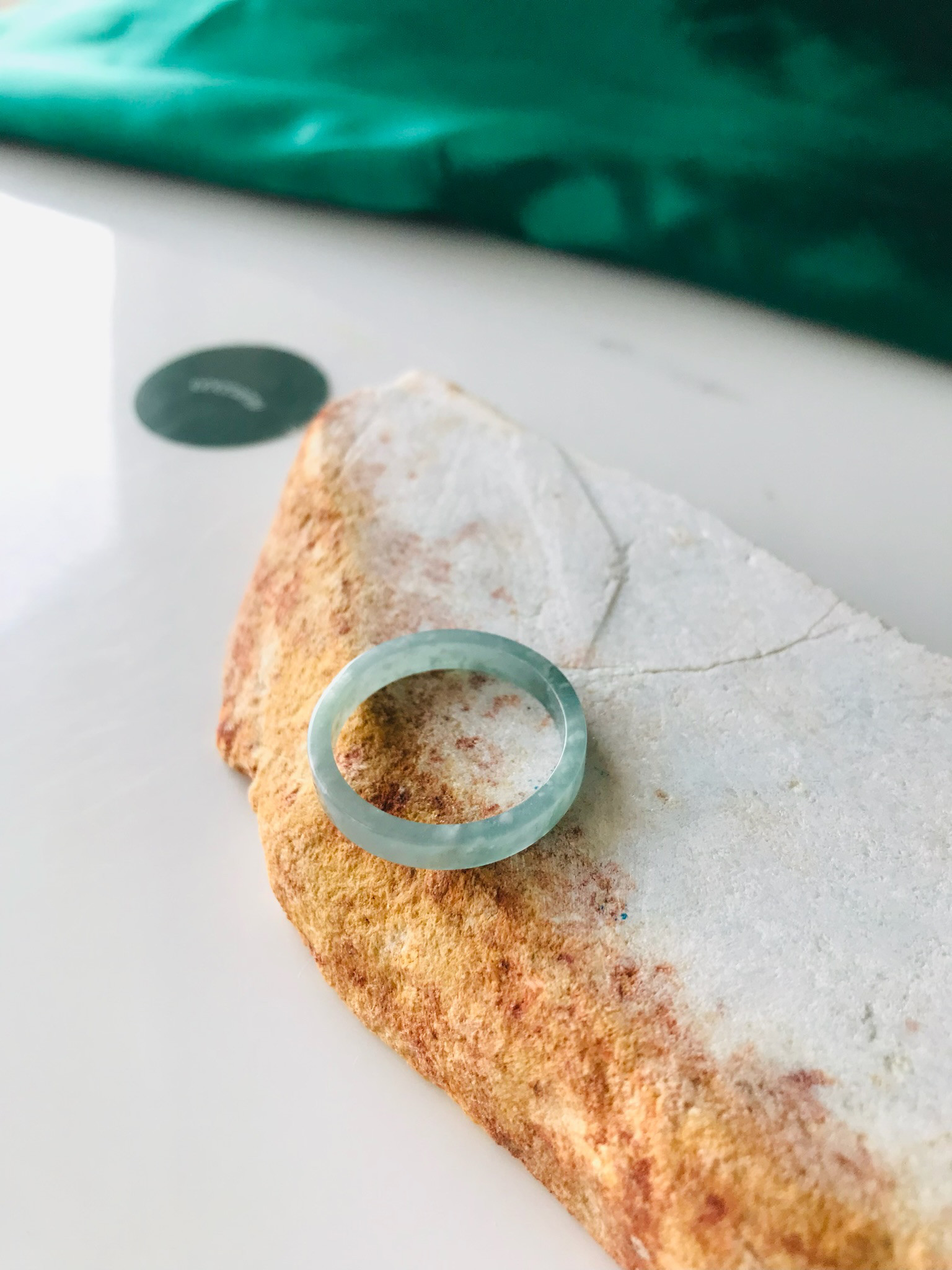 [R35-0018］ 翡翠　くりぬき　リング　天然石　グアテマラ産　22号　指輪 R300-075］ ジェイド JADE ヒスイ くりぬき リング グアテマラ産