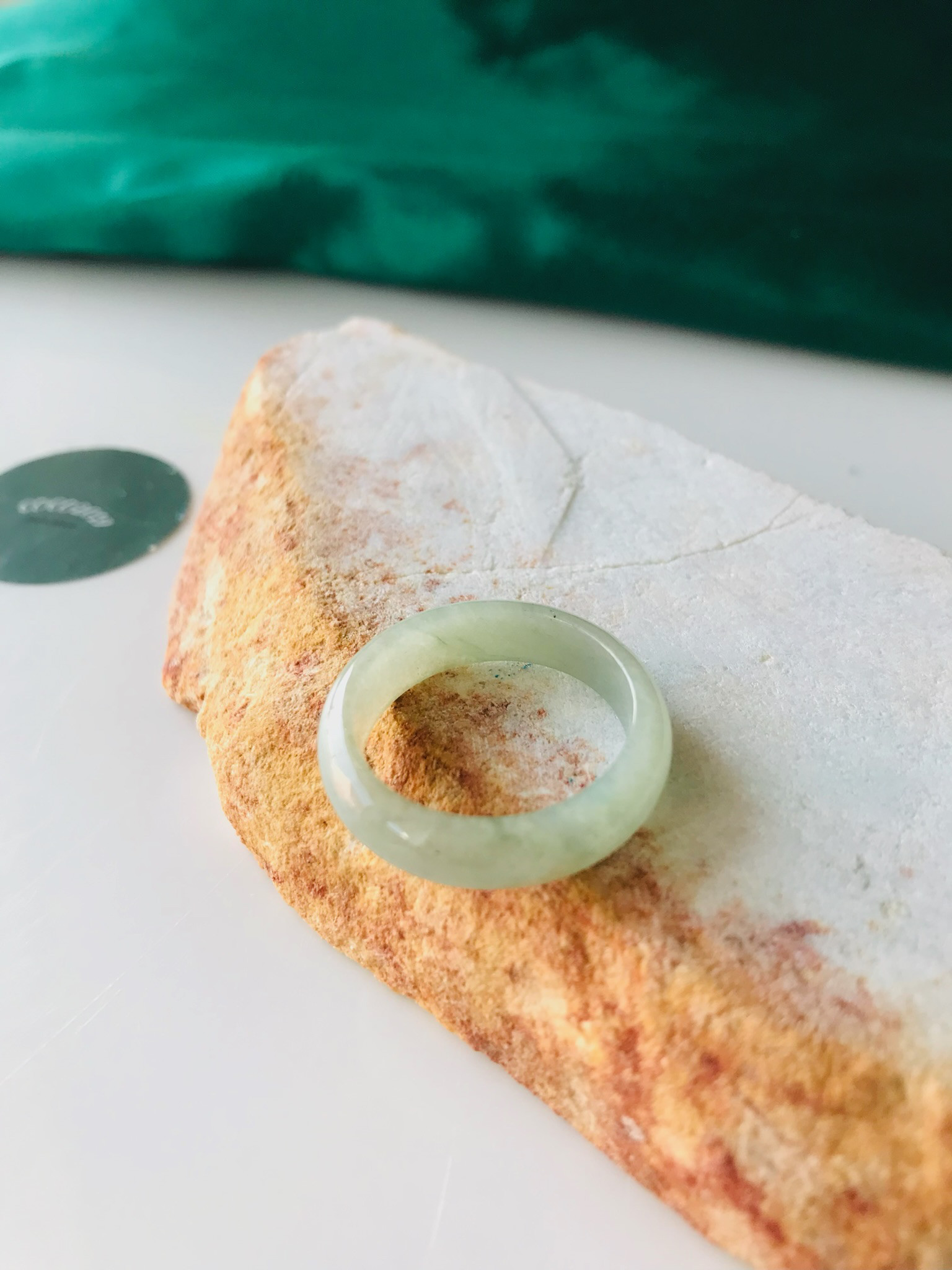 [R300-076］ ジェイド　JADE ヒスイ　本翡翠　くりぬき　リング  ミャンマー産　イエローグリーン　22号