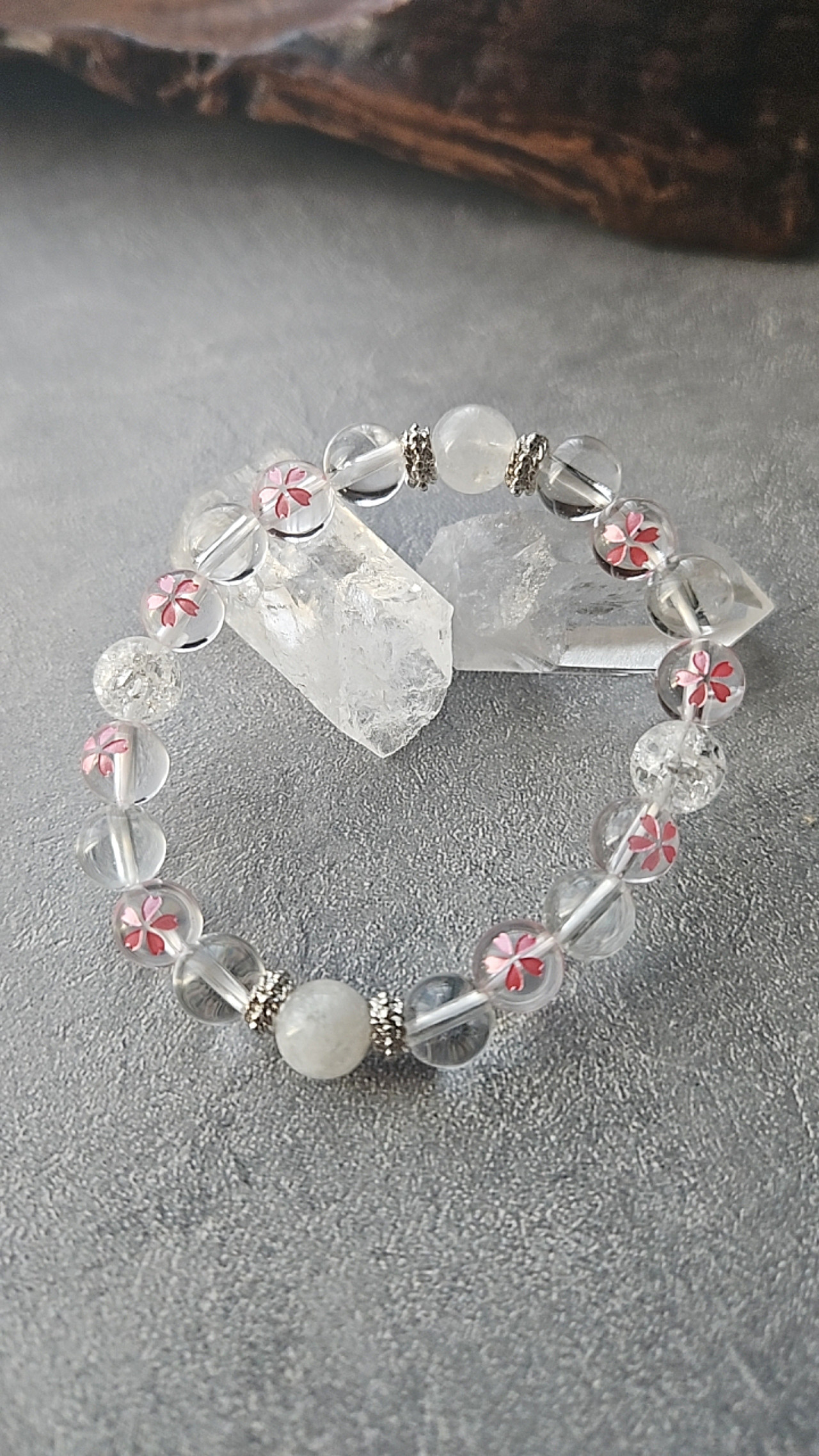 桜《彫刻入り》クリスタル ムーンストーン bracelet