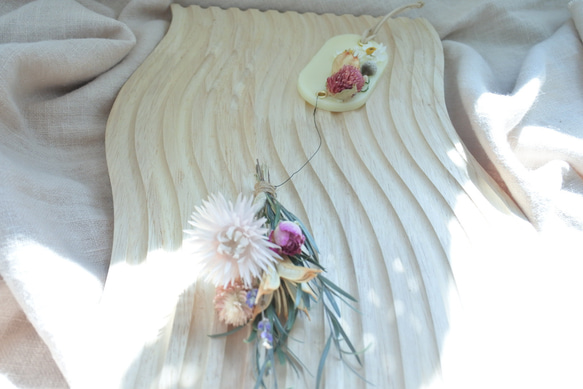 ◌サシェガーランド◌サシェとミニスワッグのガーランド ピンクのお花 ⋮ ウッディシトラスラベンダーの香り 3枚目の画像