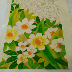 【正絹　洗い済】白地に華麗な洋花を描いた振袖はぎれC　約36×103ｃｍ　古布　和布 2枚目の画像