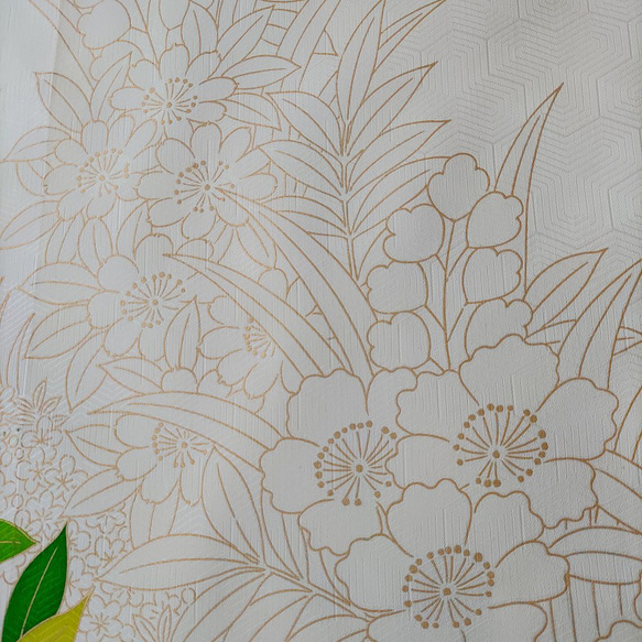 【正絹　洗い済】白地に華麗な洋花を描いた振袖はぎれC　約36×103ｃｍ　古布　和布 3枚目の画像