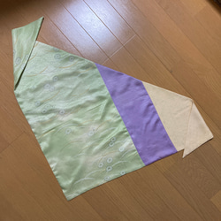 【着物リメイク】リバーシブルの三角ショール 11枚目の画像