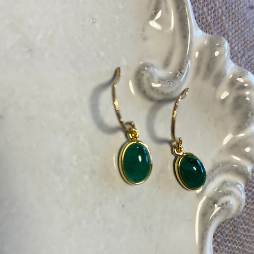 送料無料】14kgf 天然石 エメラルド&14kgf カボションベゼル ピアス  