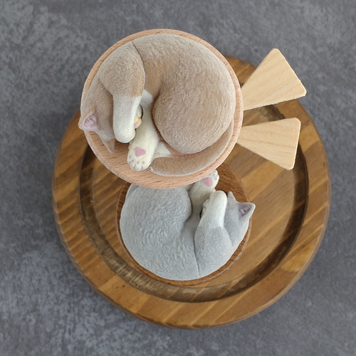 キャットタワー型ディスプレイスタンド【ガラスドーム】 その他置物