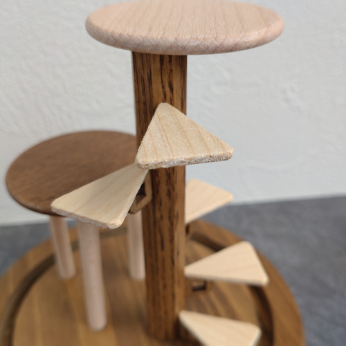 キャットタワー型ディスプレイスタンド【ガラスドーム】 その他置物