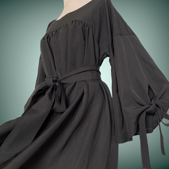 逸品 黒留袖の風格 差し色ギャザーワンピース スリット袖 リボン フォーマル 結婚式 着物リメイク黒 Ｎ6302 8枚目の画像