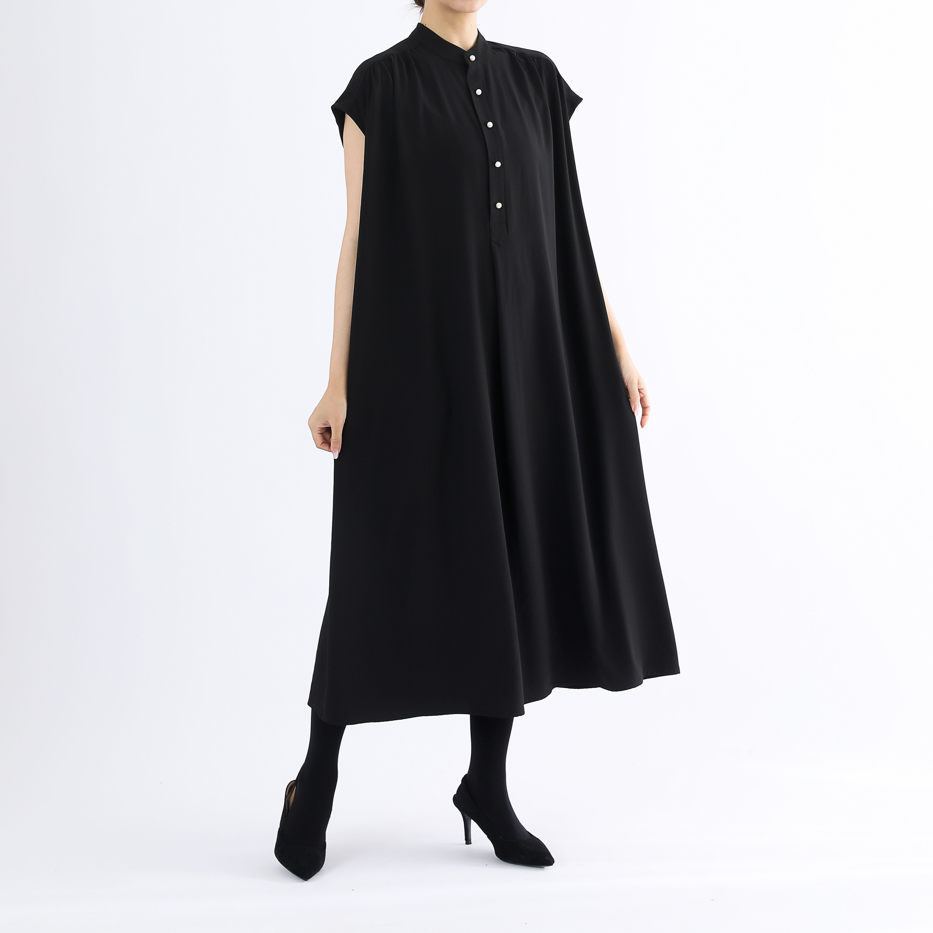 ノースリーブ　淡水パールボタン　ゆったりロングワンピース・ブラック・サイズオーダーok
