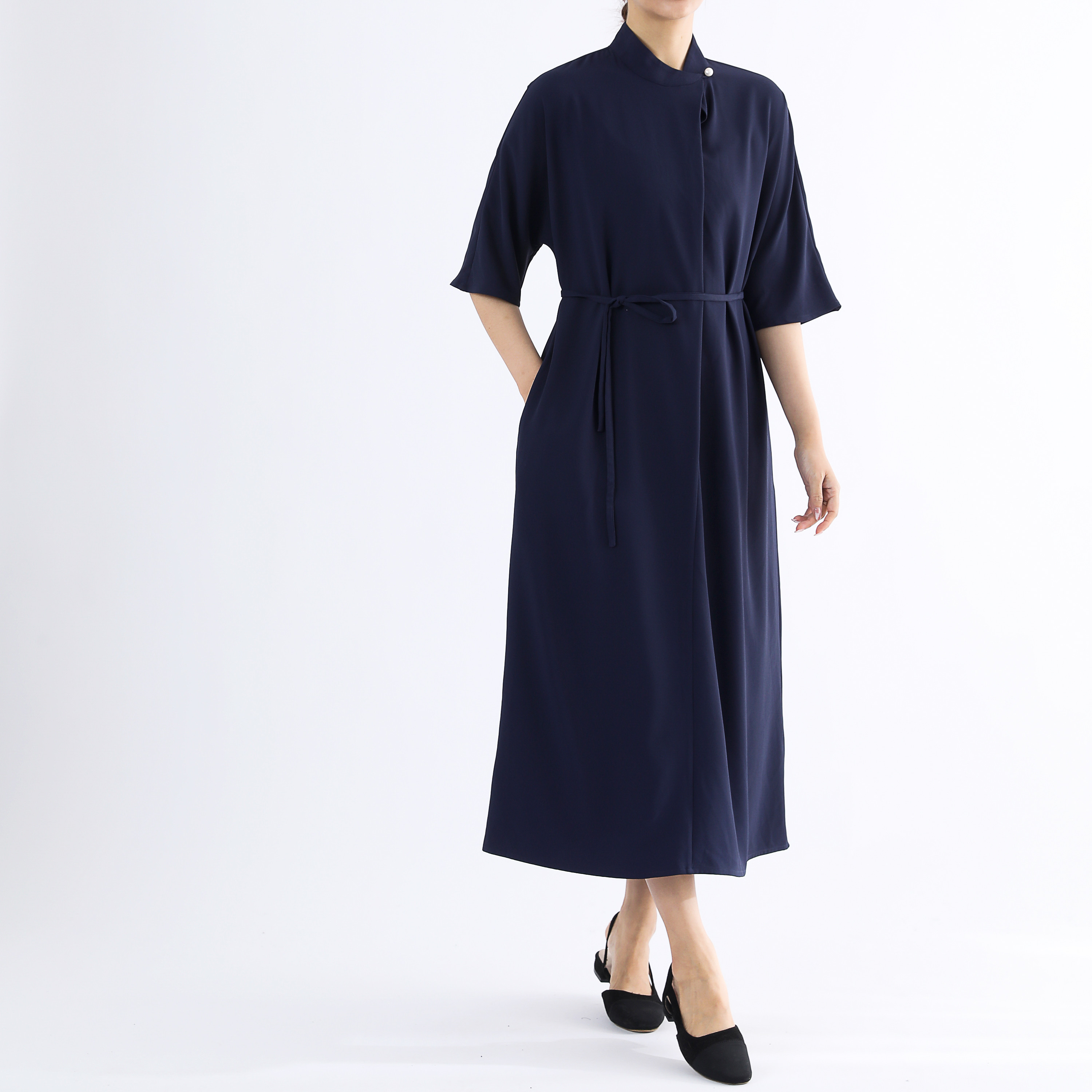 martinique マルティニーク　ロングワンピース　紺　パールボタン