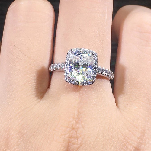 newデザイン】輝く モアサナイト ダイヤ リング k18WG おとなしく 