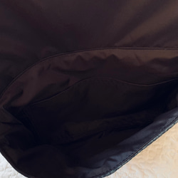 ライヴリーダイナソー　ダークグレー　お便りショルダーバッグ　H18×W30入園入学　恐竜　刺繍　ヌビ　連絡袋　通園バッグ 9枚目の画像