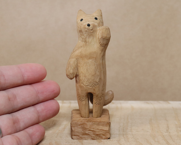 木彫り 招き猫（左手）ネコの置物（木材：栗/水楢）（No.N0009） 15枚目の画像