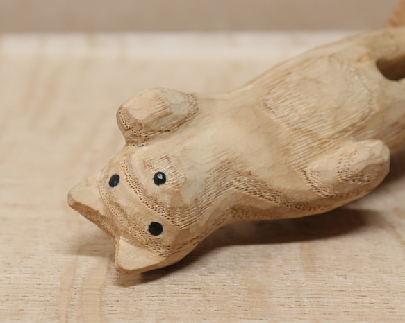 木彫り 招き猫（左手）ネコの置物（木材：栗/水楢）（No.N0009） 13枚目の画像